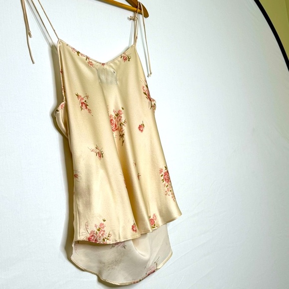 Reformation Beatrice Top - Picture 4 of 7